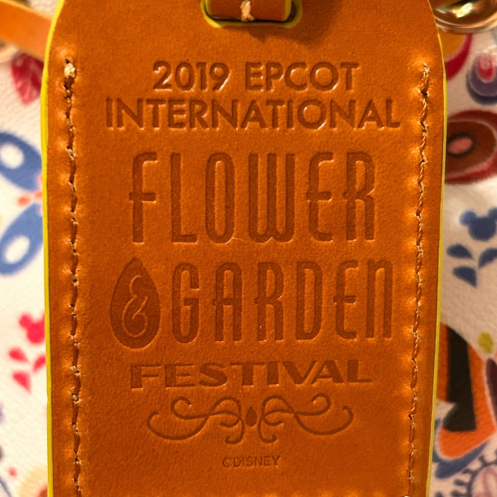 Dooney & Bourke *AP* 2019 EPCOT INTERNATIONAL FLOWER AND GARDEN FESTIVAL - Picture 6 of 16